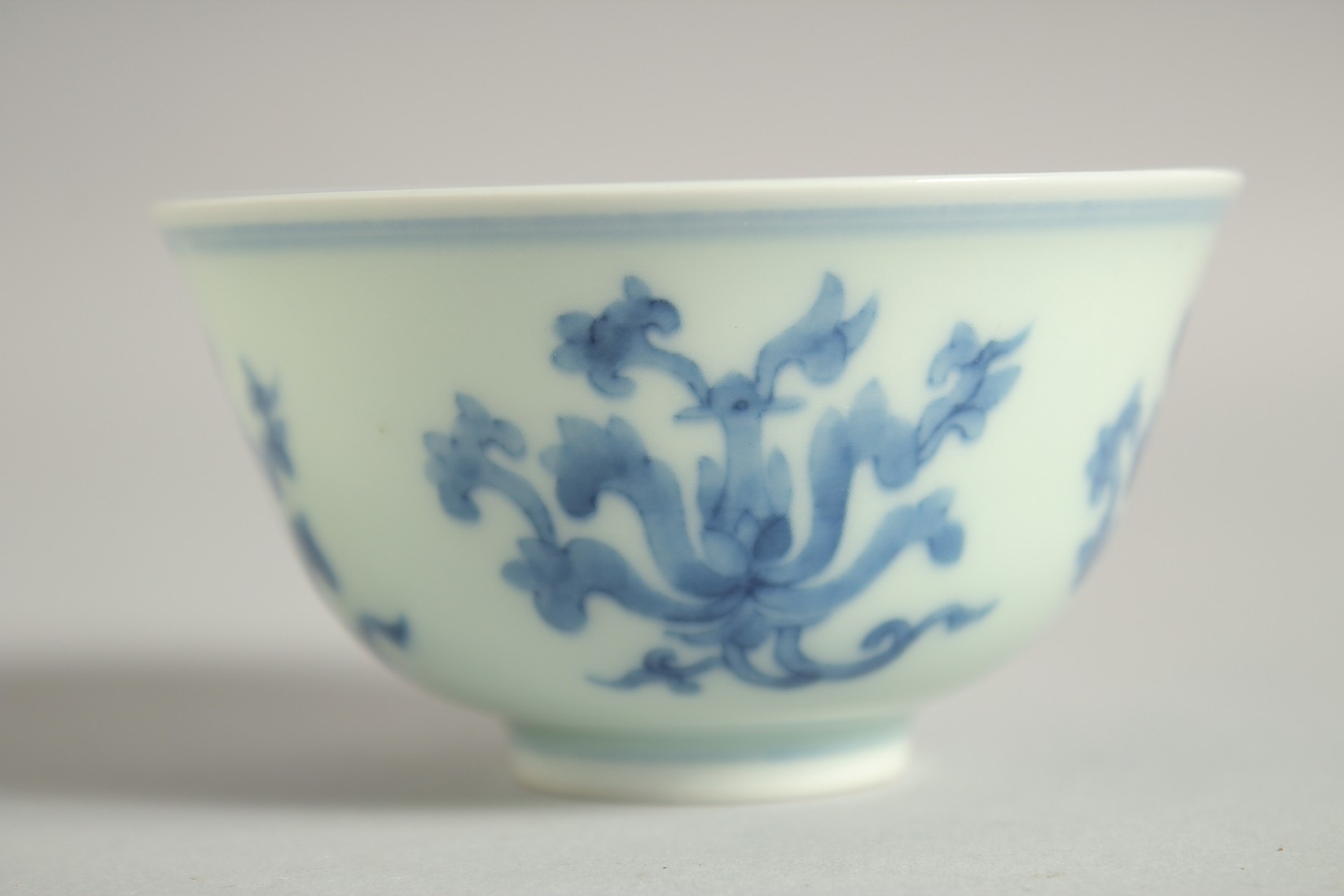 A CHINESE BLUE AND WHITE PORCELAIN CUP, six-character mark to base, 7.5cm diameter. - Image 7 of 7