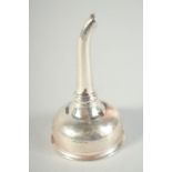 AN IRISH GEORGE III SILVER PERFUME FUNNEL. 3.75ins long. Dublin 1770. Maker: I. W.