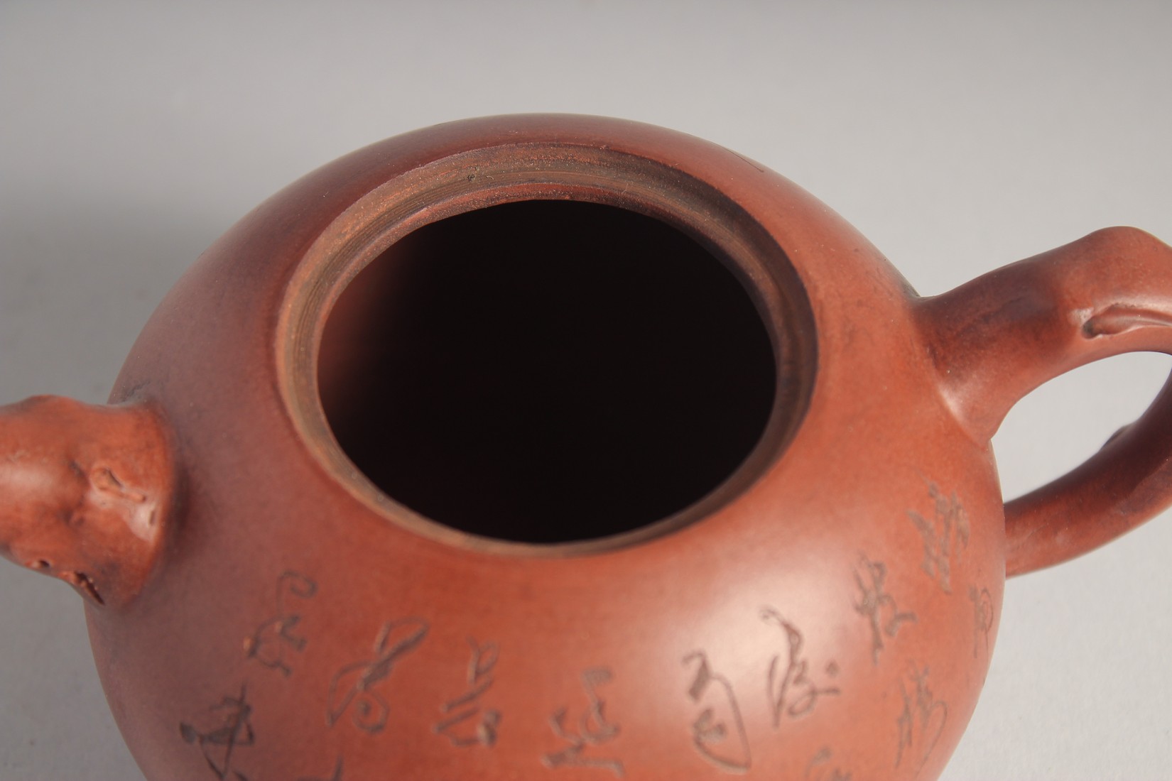 A CHINESE YIXING TEAPOT signed by Gu Jing Zhou, 16cm spout to handle. - Image 3 of 8