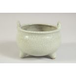 A GOOD SMALL CHINESE CRACKLE GLAZE CENSER.