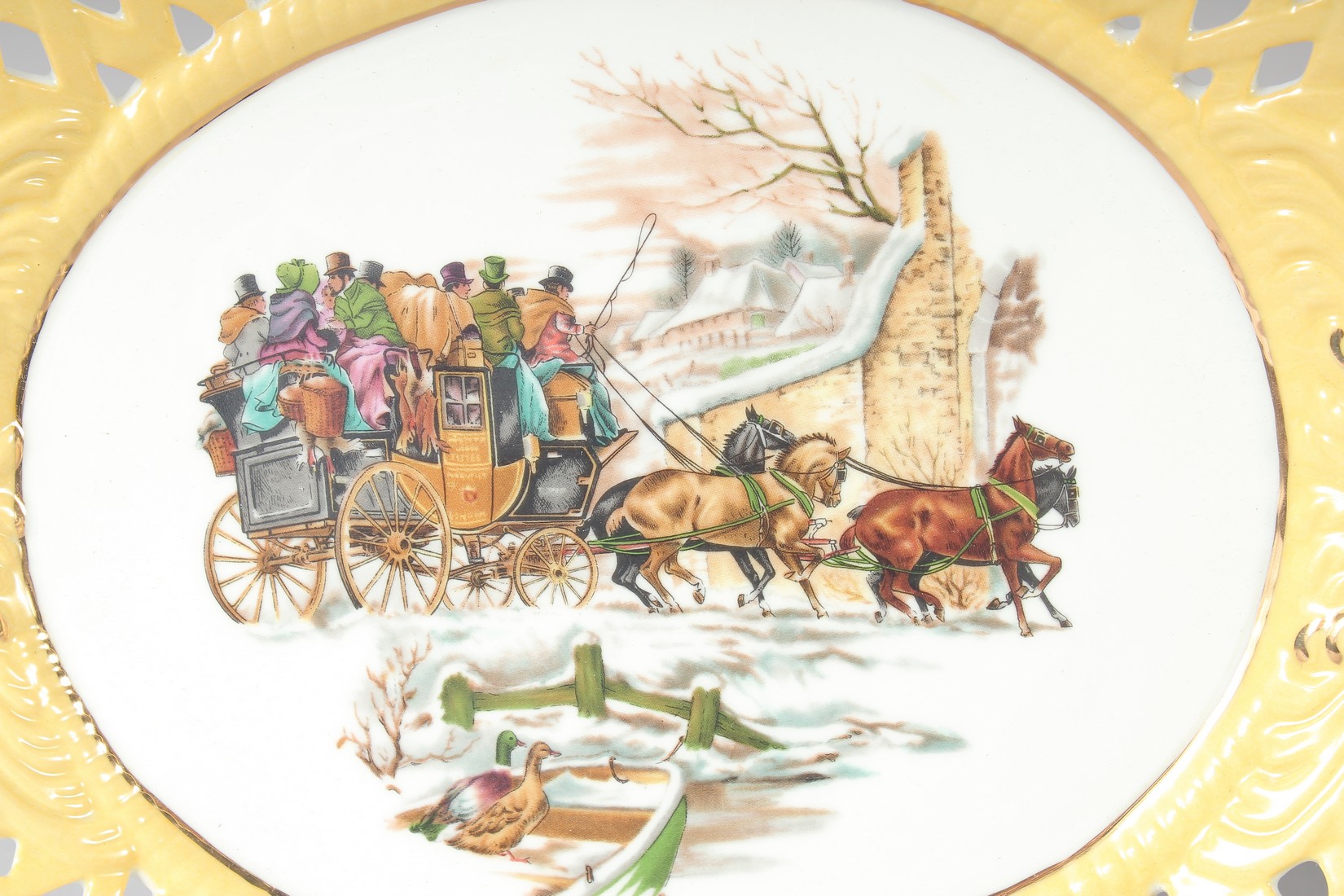 A SET OF FOUR CONTINENTAL YELLOW GROUND OVAL STAGECOACH DISHES. 12ins wide. - Image 6 of 6