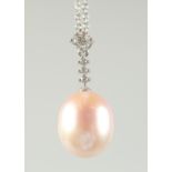 A GOOD 18CT WHITE GOLD PEARL AND DIAMOND PENDANT AND CHAIN.