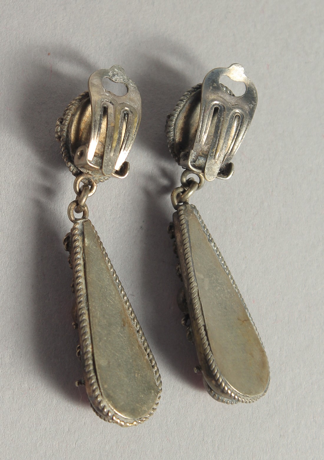 A PAIR OF SILVER AND CORAL EARRINGS. - Image 2 of 2