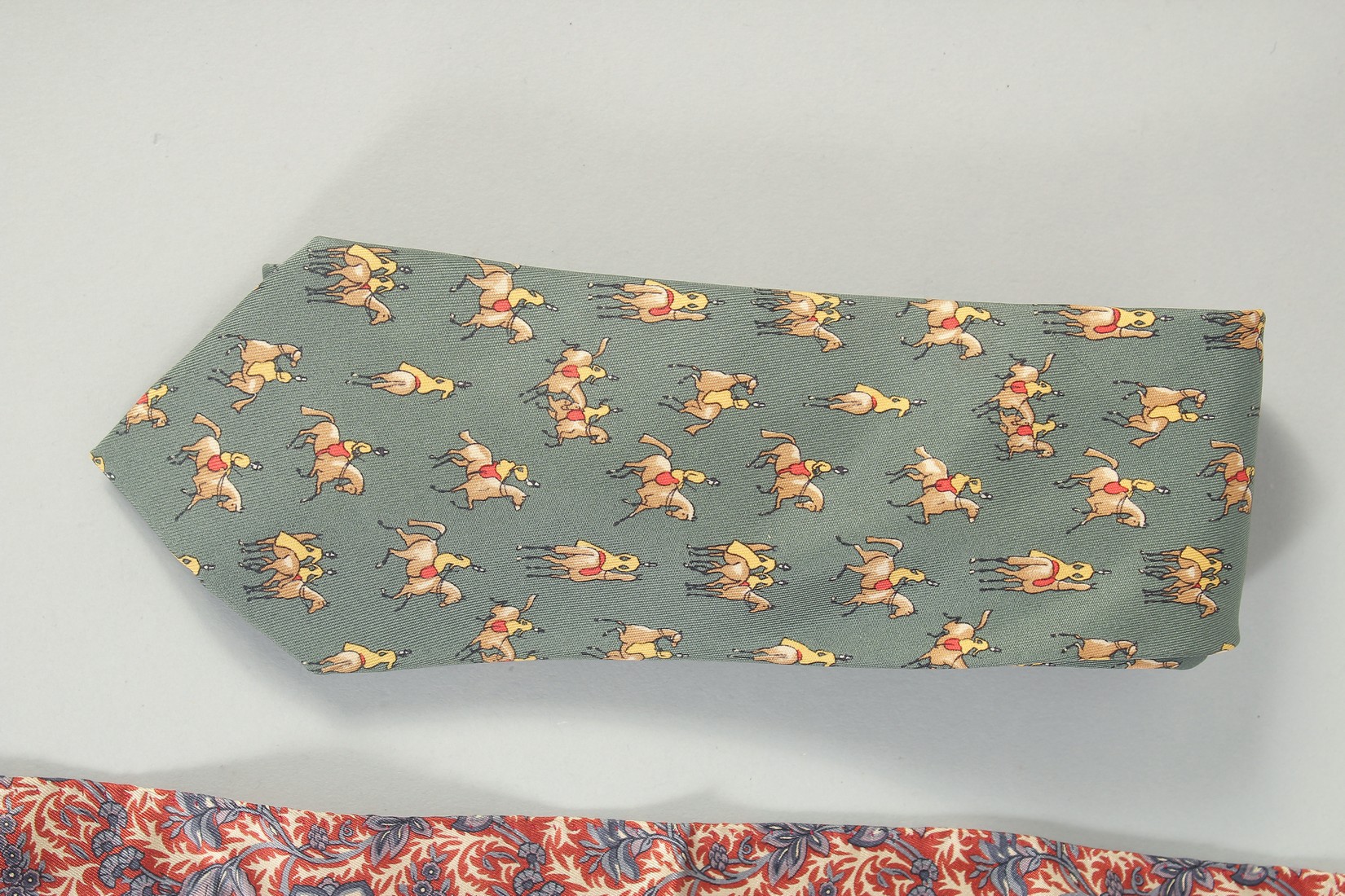 A HERMES SILK TIE, horse and rider, and a Daniel Hechter handkerchief. (2). - Bild 2 aus 6