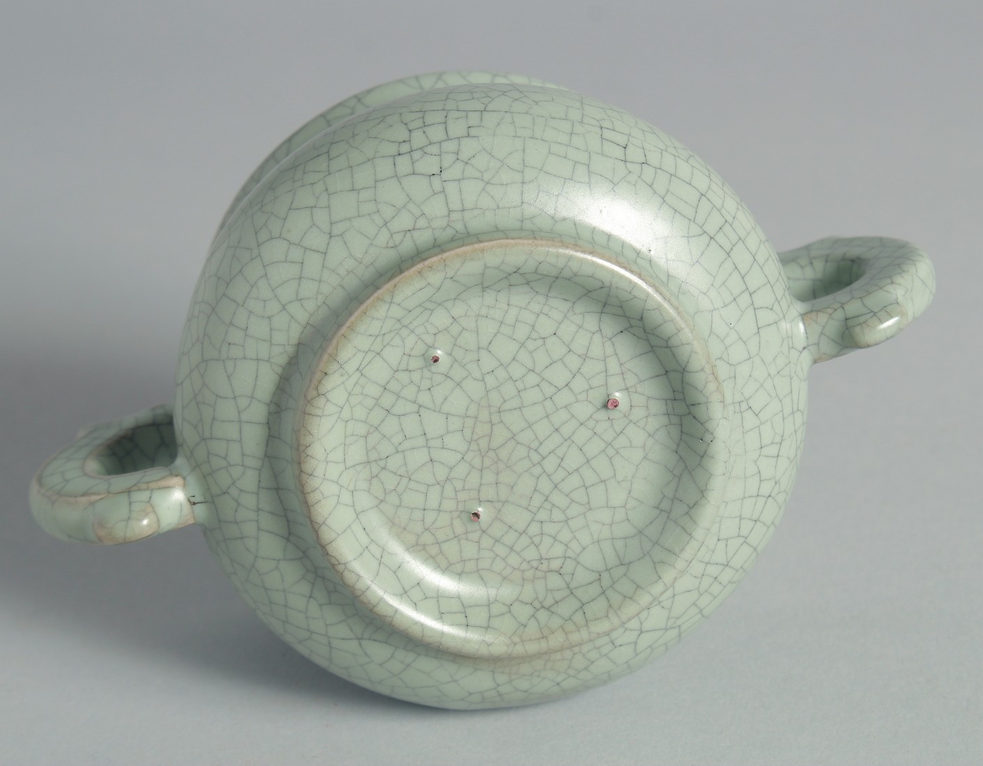 A CHINESE CELADON TWIN HANDLE CENSER, 15cm wide (handle to handle). - Image 2 of 6