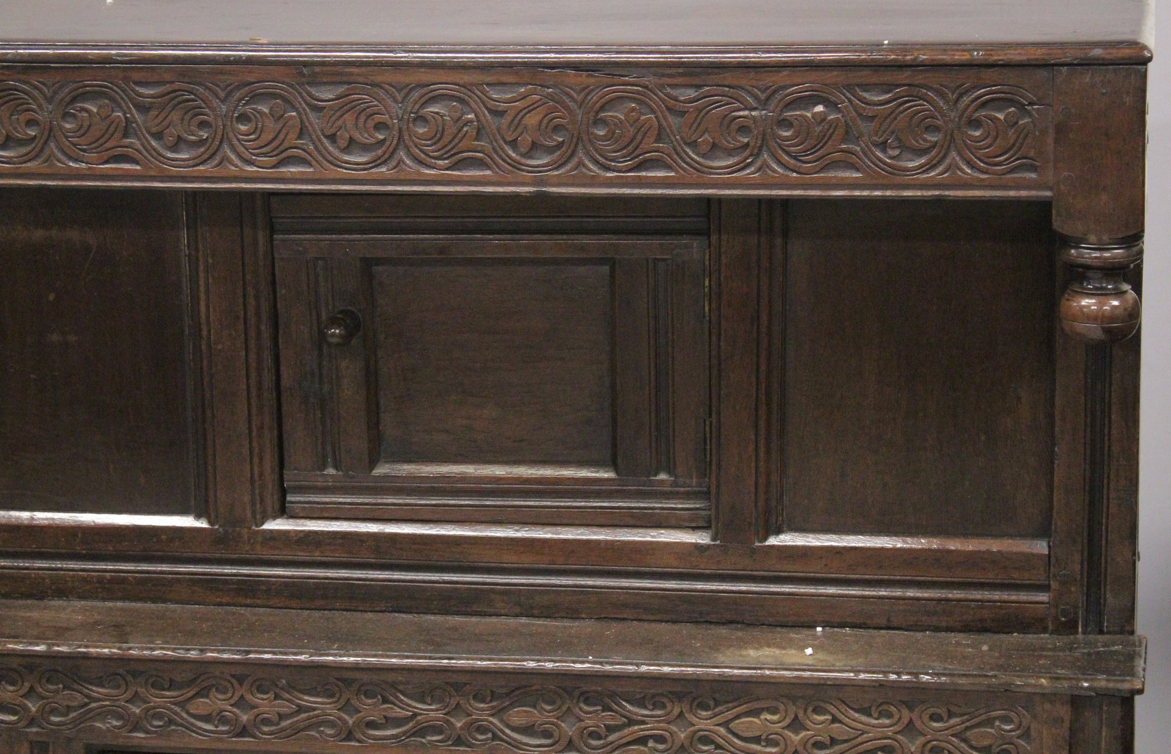 A GOOD 18TH CENTURY OAK COURT CUPBOARD, GOOD COLOUR with plain top, the front with carved frieze - Image 4 of 5