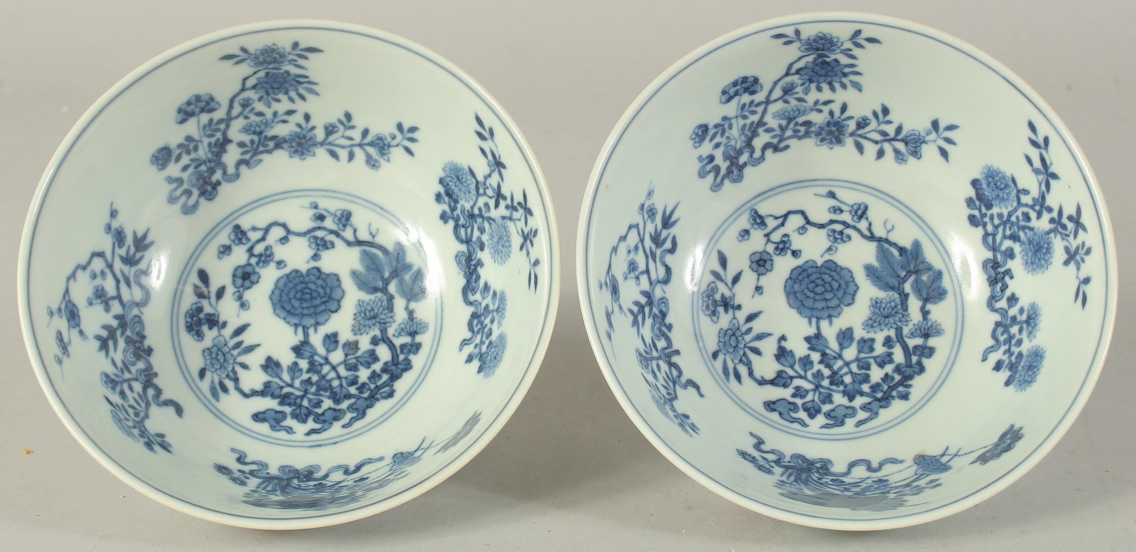 A PAIR OF CHINESE FAMILLE ROSE PORCELAIN BOWLS, the exterior painted with coral red fish, the - Image 6 of 9