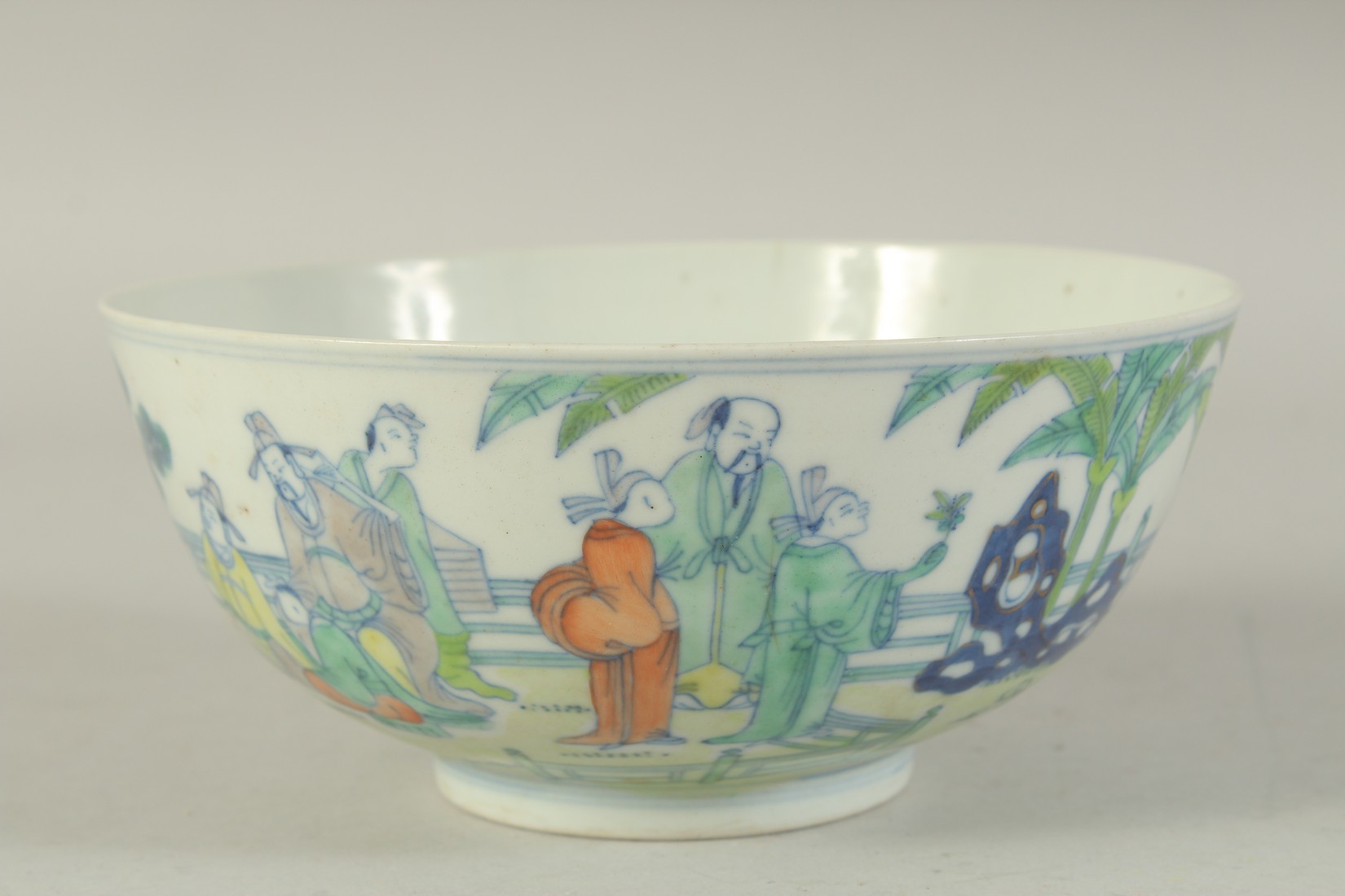 AN 19TH CENTURY CHINESE PORCELAIN BOWL, painted with various figures in an outdoor setting, the base - Image 3 of 7
