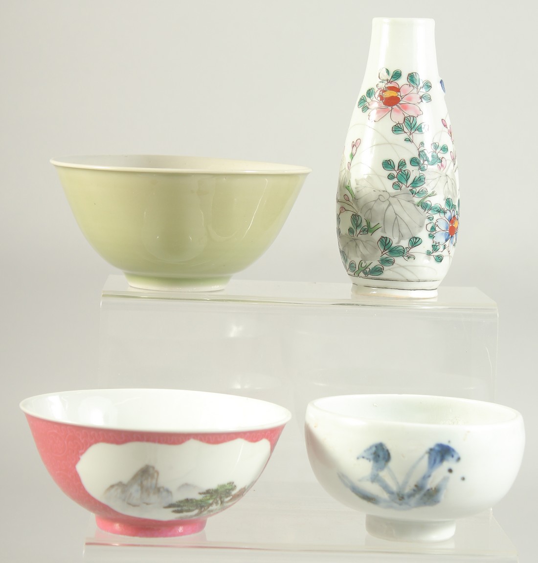 THREE CHINESE PORCELAIN BOWLS, together with a famille rose vase, (4). - Image 9 of 13