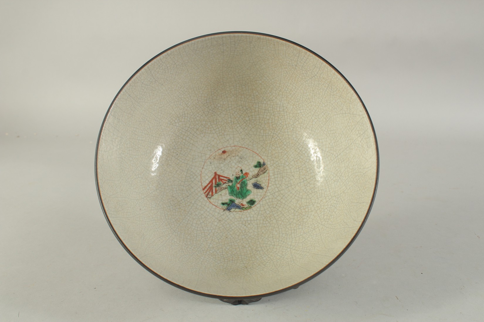 A CHINESE FAMILLE VERTE PORCELAIN BOWL - possibly Qing dynasty, with hardwood stand, the exterior - Image 5 of 7
