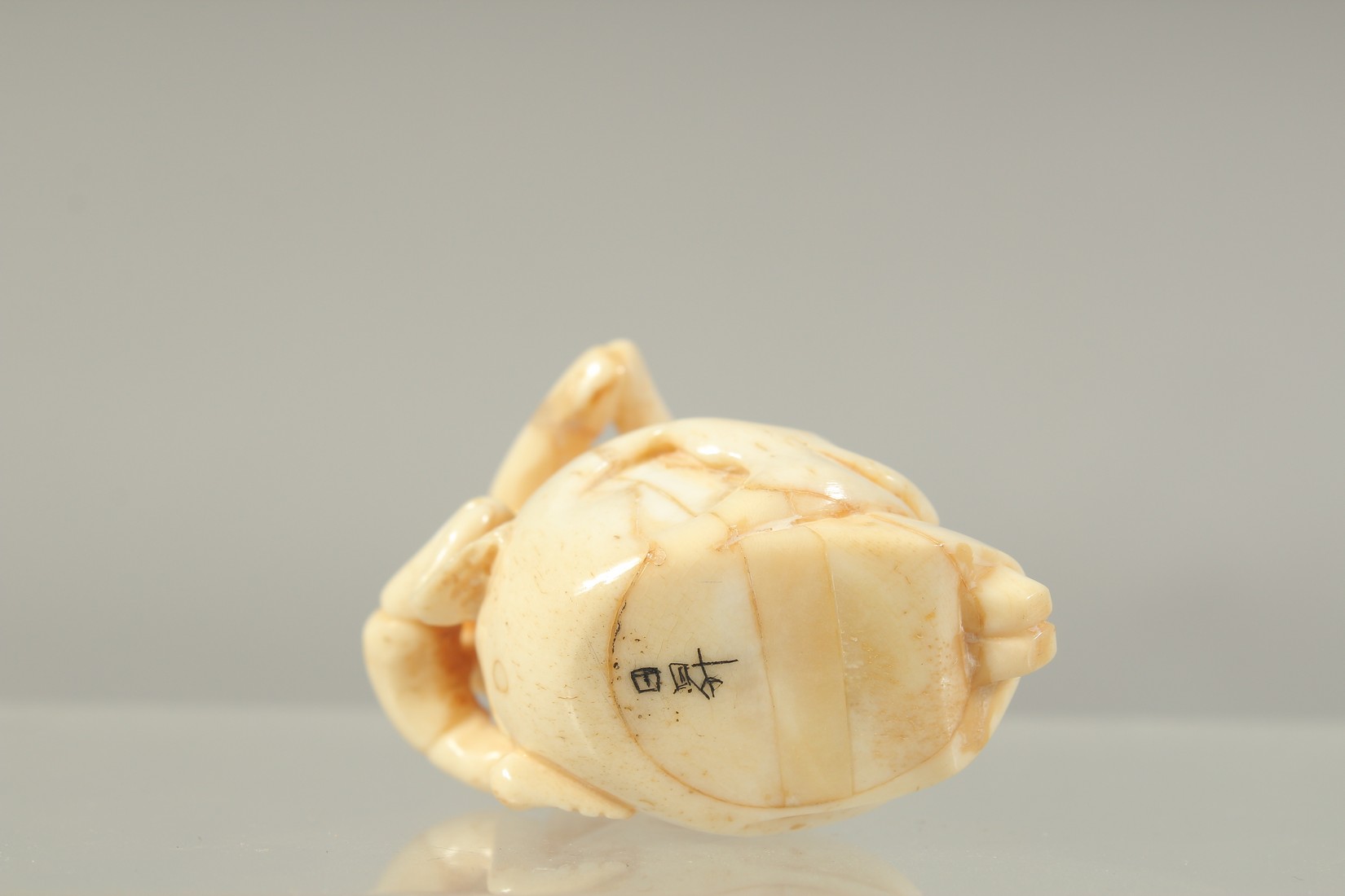 A CHINESE CARVED BONE SKULL AND SKELETON. - Image 5 of 5