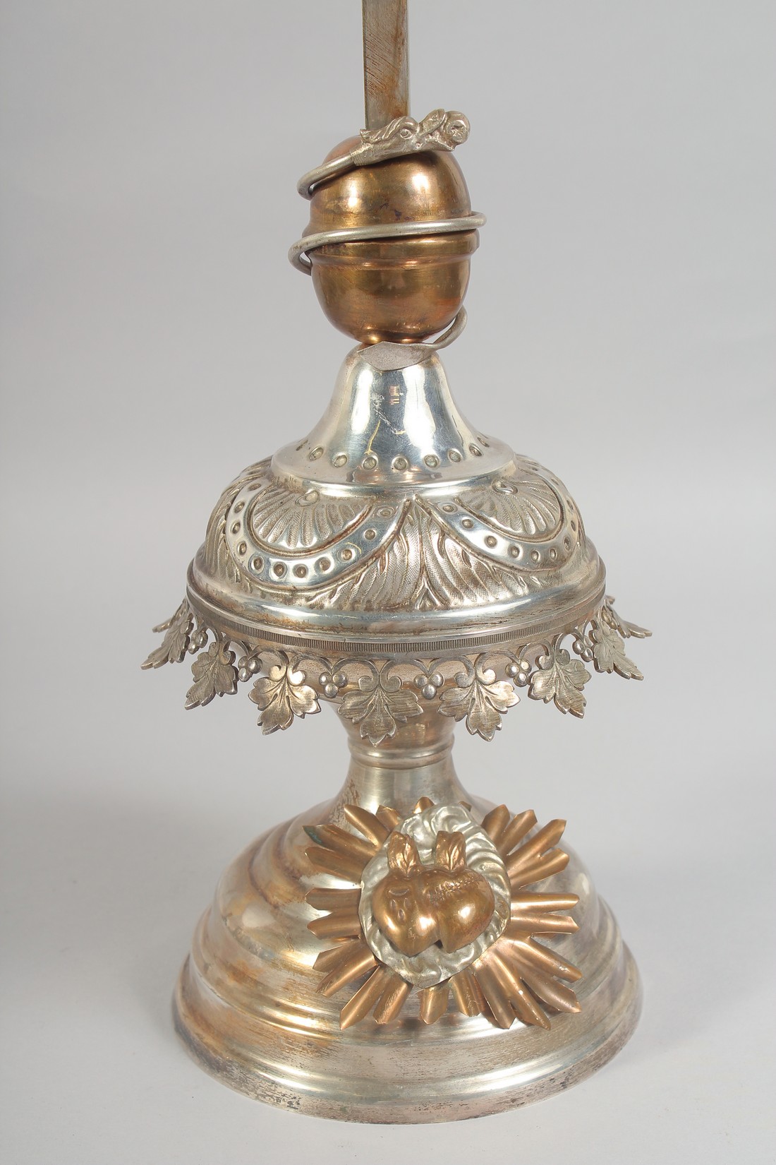 A CONTINENTAL SILVER GILT ALTER PIECE. 21ins high. - Image 6 of 6