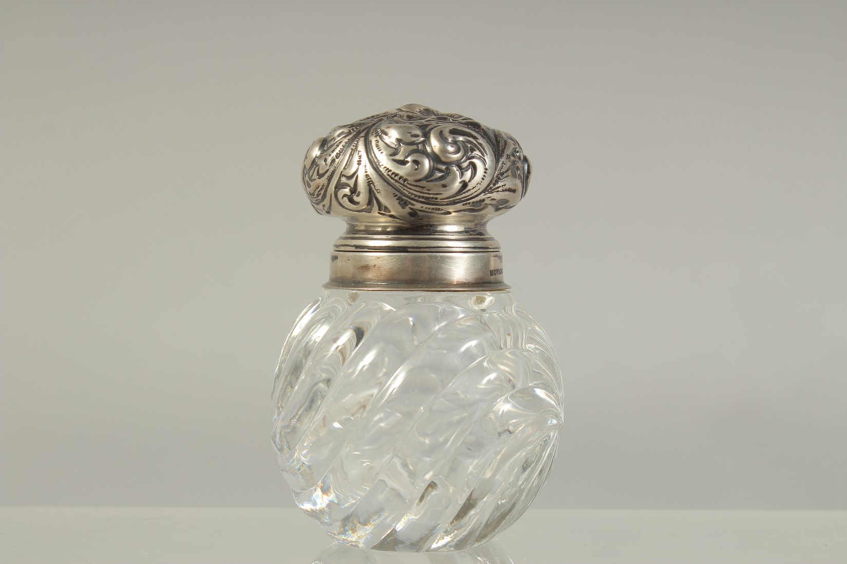 A HOWARD AND CO., NEW YORK, SILVER TOP GLASS INK POT. - Image 2 of 5