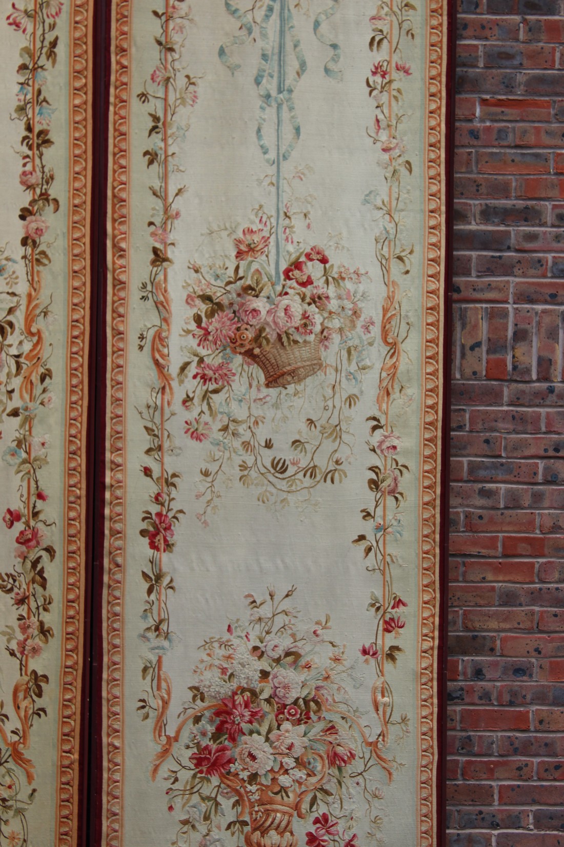 A GOOD PAIR OF LARGE EARLY/MID 20TH CENTURY BRUSSELS NEEDLEWORK PANELS, cream ground, decoration - Image 11 of 12