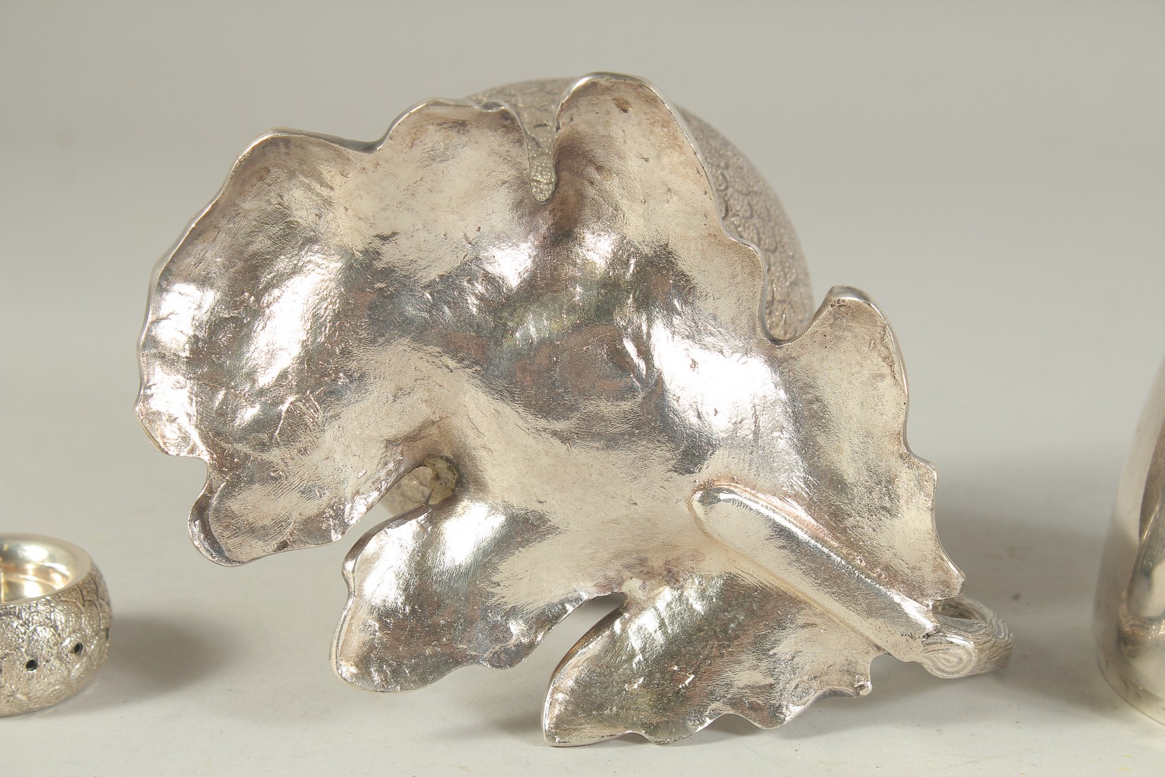 A SILVER PLATED ACORN EGG COASTER 7.5ins. - Image 4 of 4