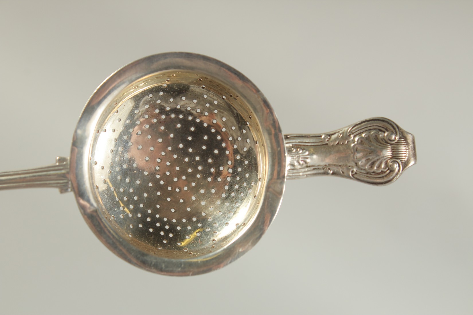 A SILVER TEA STRAINER, LONDON, 1904, together with a silver frame. Tea strainer: hallmarked. - Image 3 of 9