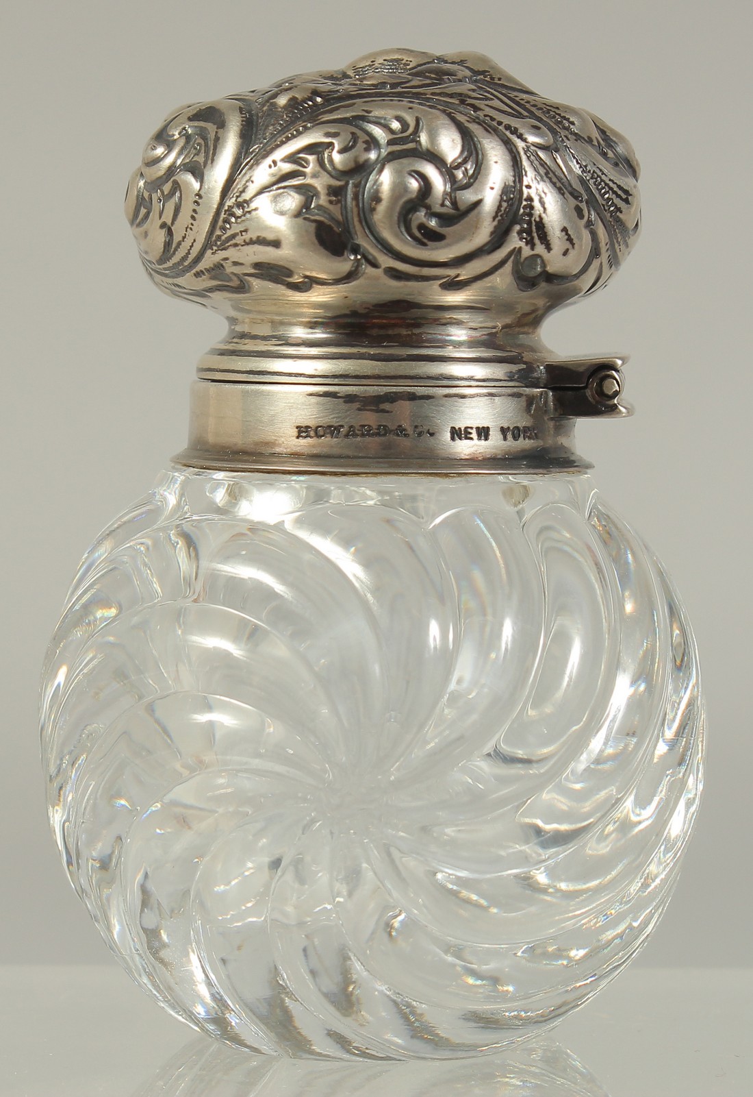 A HOWARD AND CO., NEW YORK, SILVER TOP GLASS INK POT. - Image 3 of 5
