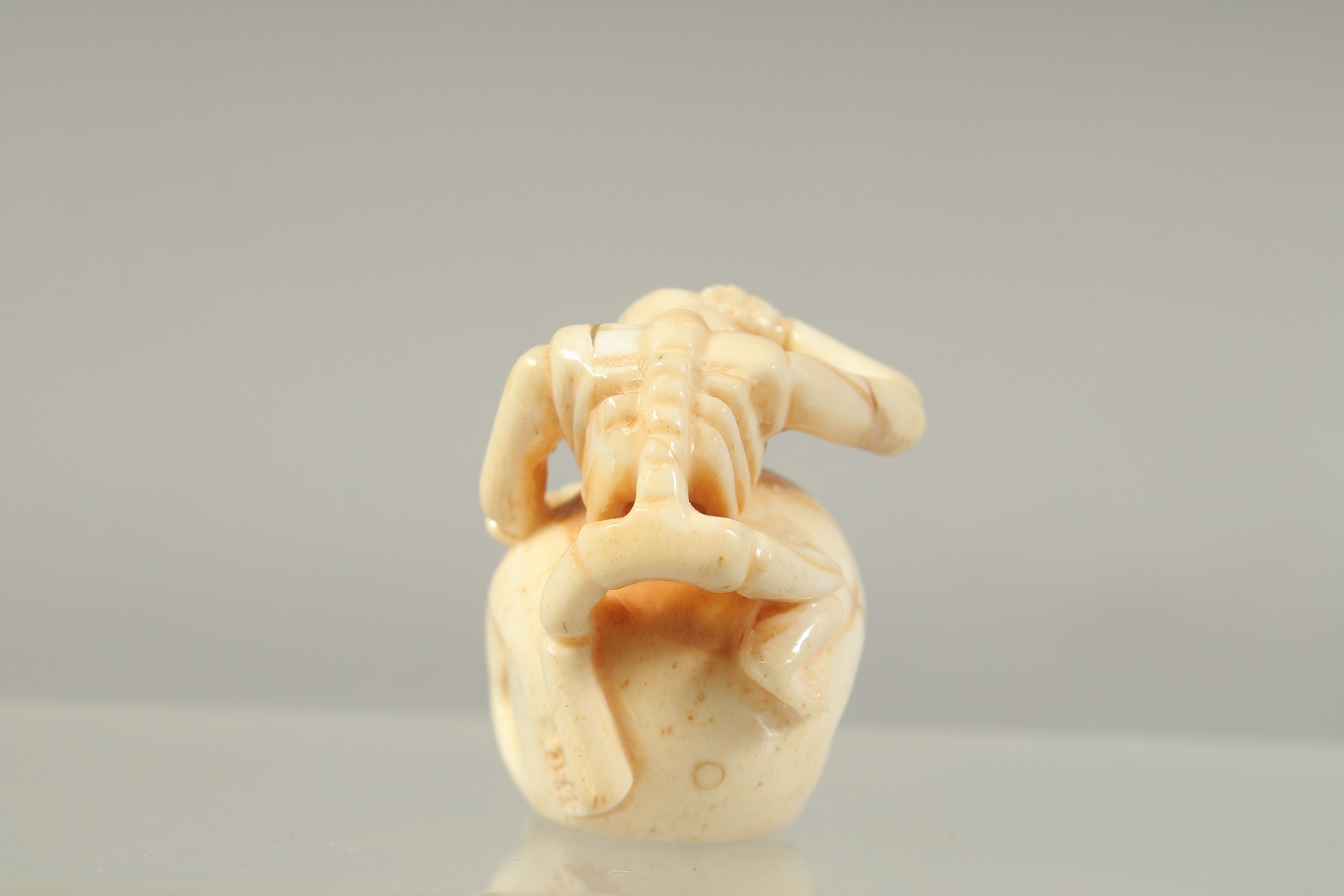 A CHINESE CARVED BONE SKULL AND SKELETON. - Image 3 of 5