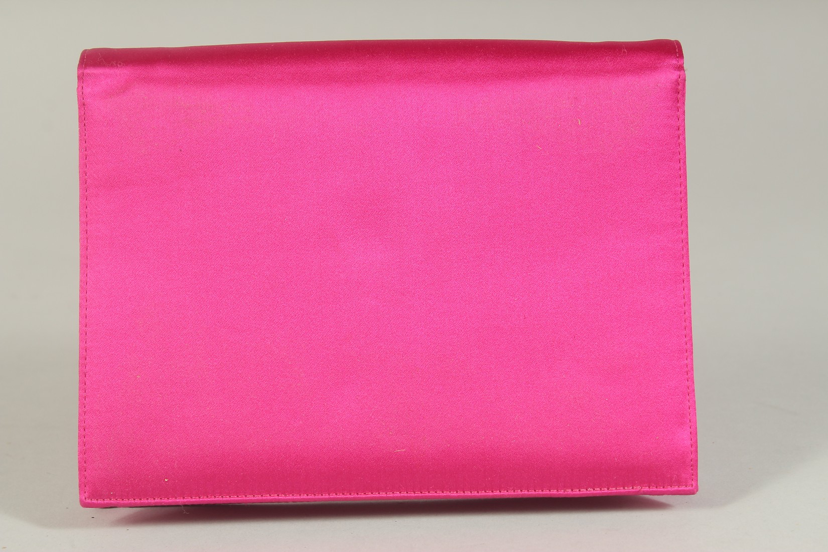 A RAYNE, BY APPOINTMENT TO HER MAJESTY THE QUEEN, PINK FABRIC EVENING BAG, 6.5ins long. - Image 2 of 4