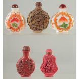 A COLLECTION OF FIVE CHINESE SNUFF BOTTLES, various sizes, (5).