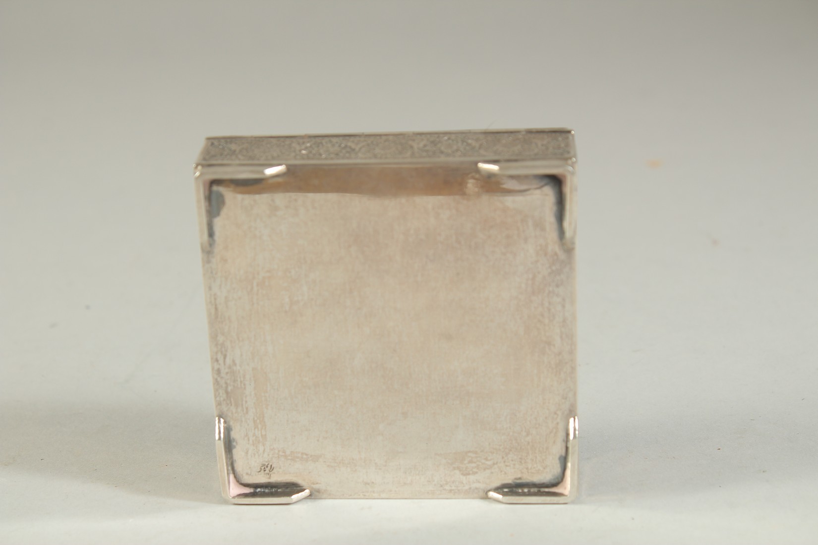 A FINE PERSIAN SILVER BOX SIGNED BY LAHIJI, 8cm square. - Image 4 of 5