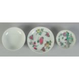 THREE SMALL CHINESE FAMILLE ROSE PORCELAIN DISHES, (3).