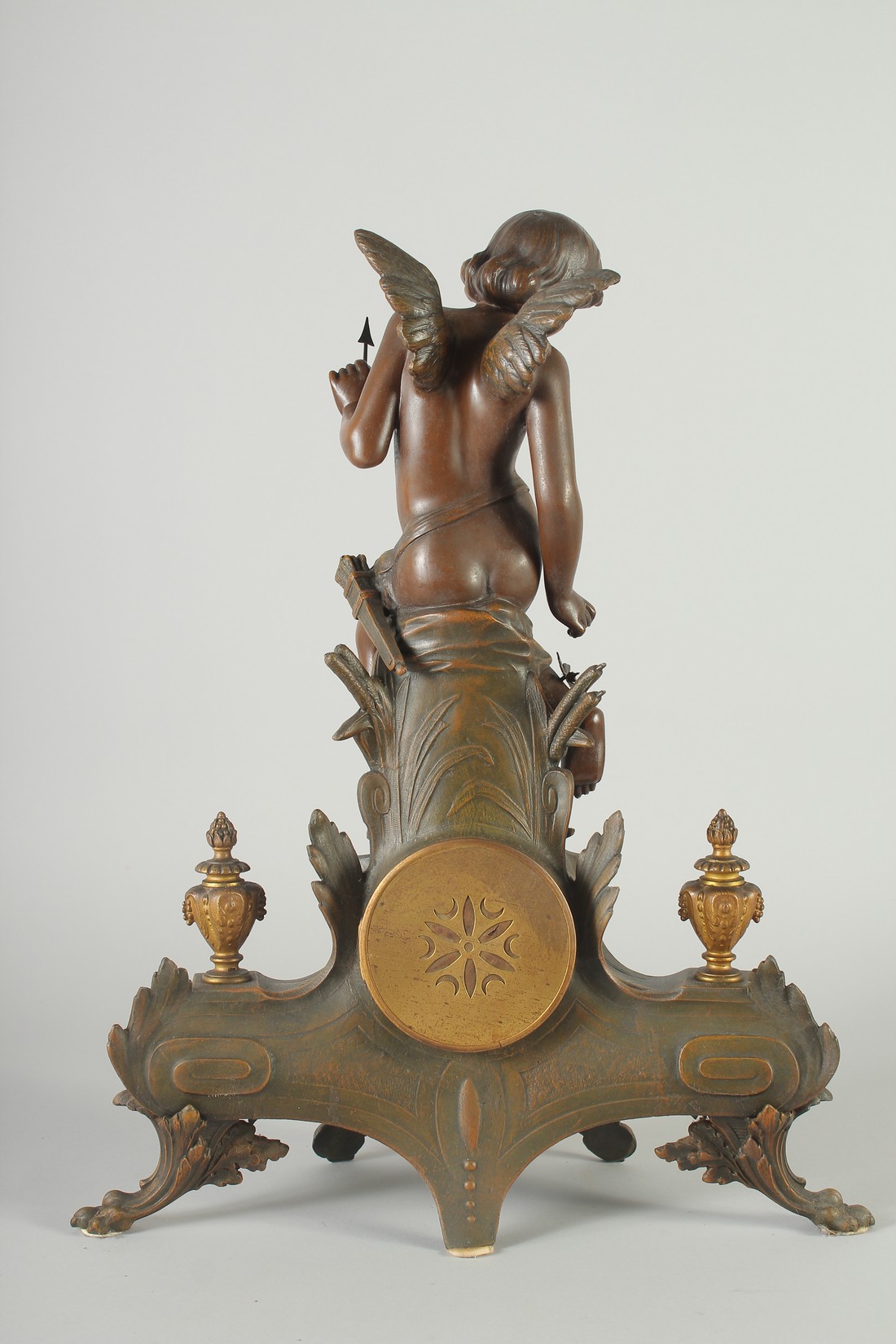 A 19TH CENTURY FRENCH SPELTER FIGURAL MANTLE CLOCK with eight day movement, floral painted porcelain - Image 3 of 5