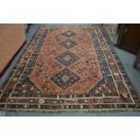A good large Persian design carpet 320cm x 215cm.
