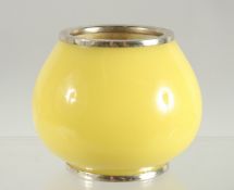 A SMALL JAPANESE YELLOW CLOISONNE VASE, stamped to foot rim, with original box, 6.5cm high.