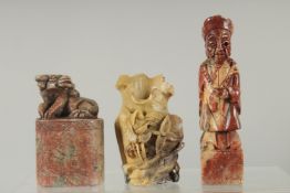 THREE CHINESE SOAPSTONE CARVINGS.