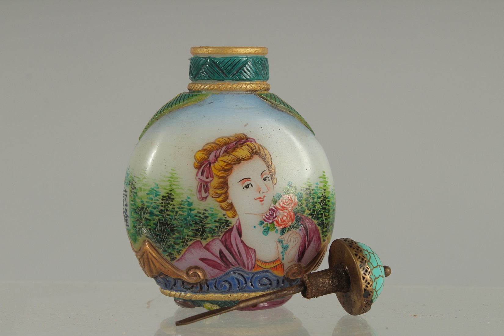 AN UNUSUAL CHINESE PEKING GLASS SNUFF BOTTLE AND STOPPER, painted with European subject, 8cm high. - Image 5 of 6