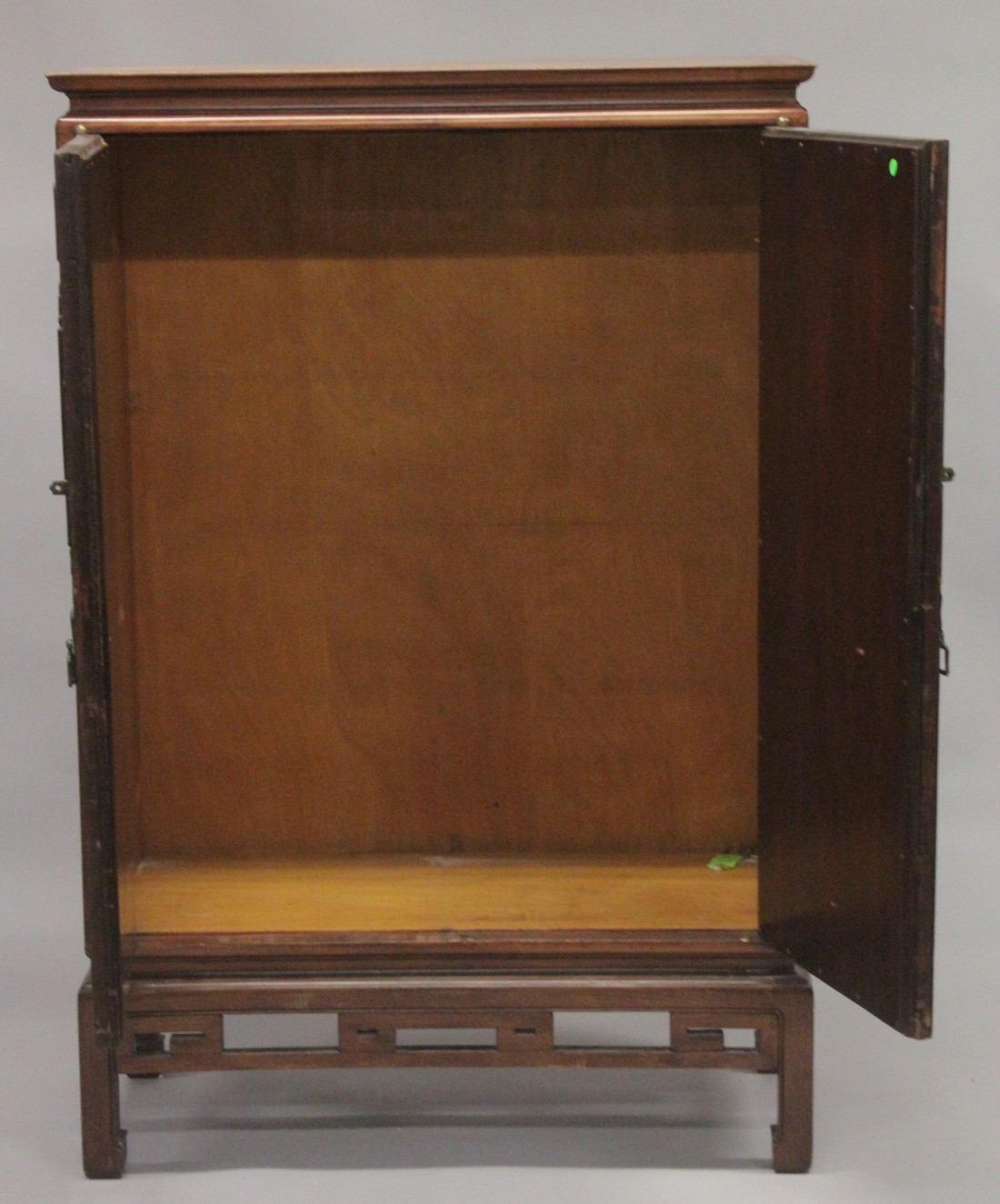 A 19TH CENTURY CHINESE CABINET with carved and pierced doors. 5ft high, 3ft 4ins wide. - Image 4 of 4