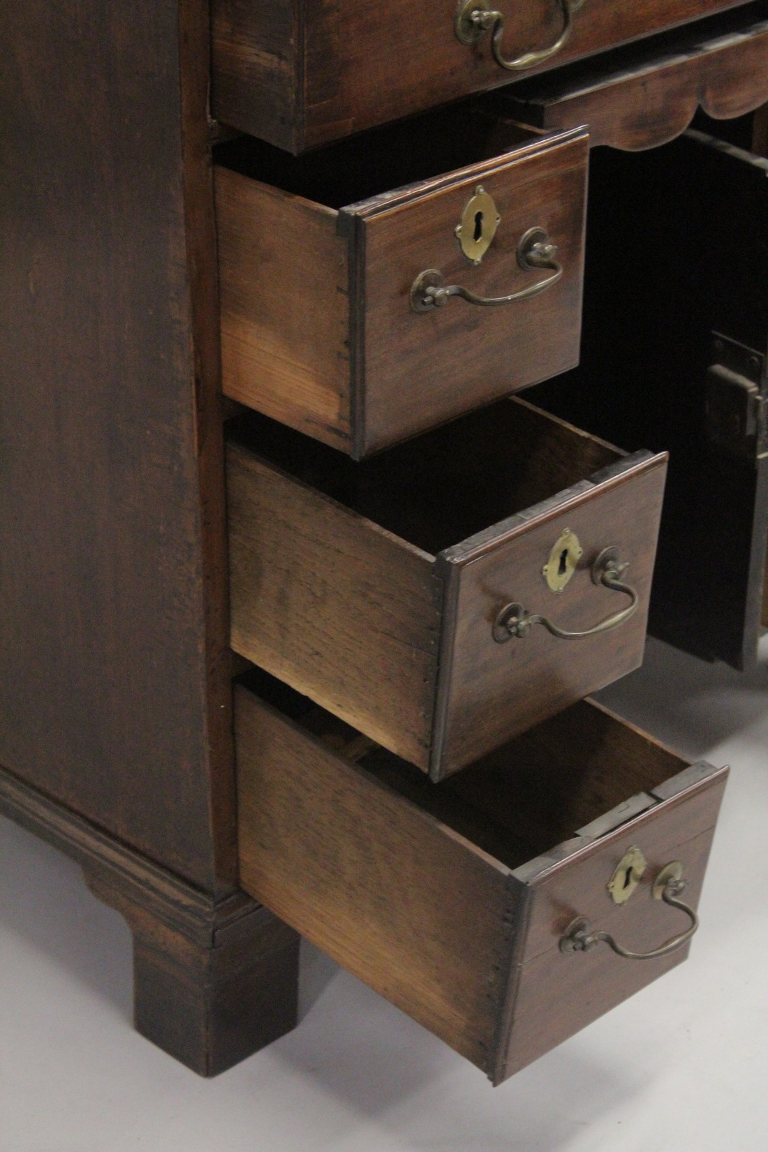 A GOOD GEORGE III MAHOGANY KNEEHOLE DESK with plain top, three small drawers either side of the - Image 8 of 10