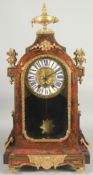 A GOOD 19TH CENTURY FRENCH BOULLE BRACKET CLOCK, the face with blue and white Roman numerals,
