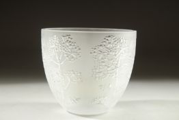 A GOOD LALIQUE CIRCULAR ENGRAVED NIGHT LIGHT. Signed, Lalique, France. 9cm diameter in a Lalique box