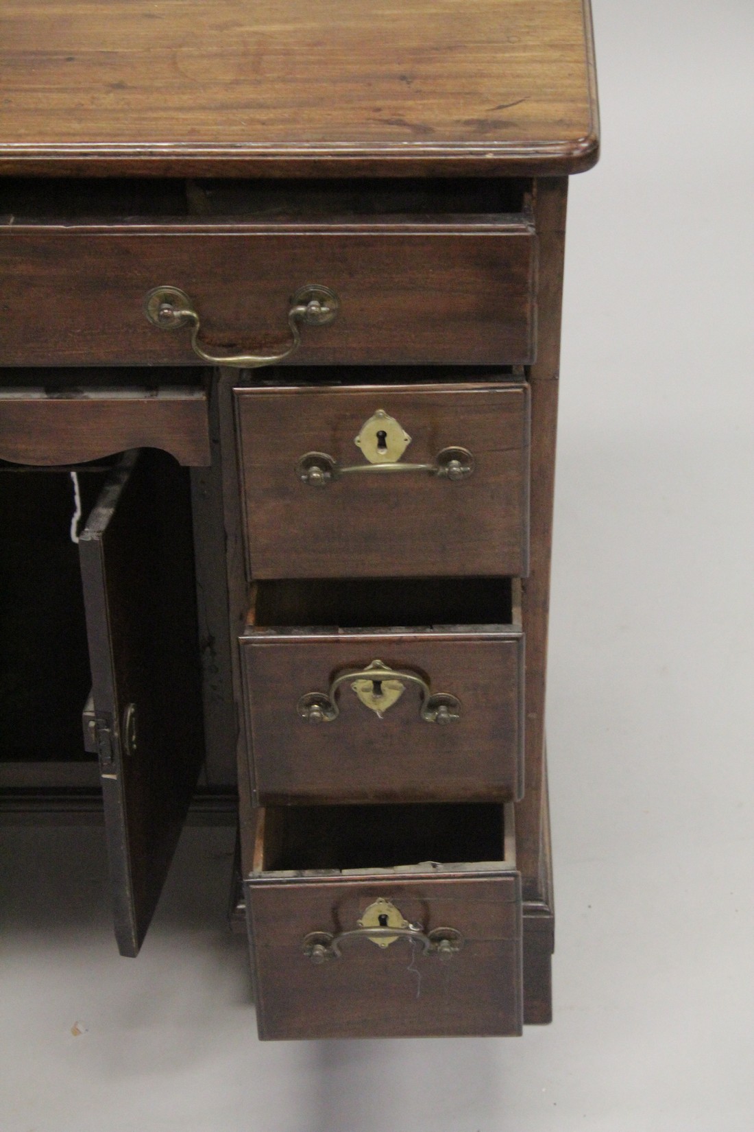 A GOOD GEORGE III MAHOGANY KNEEHOLE DESK with plain top, three small drawers either side of the - Image 6 of 10