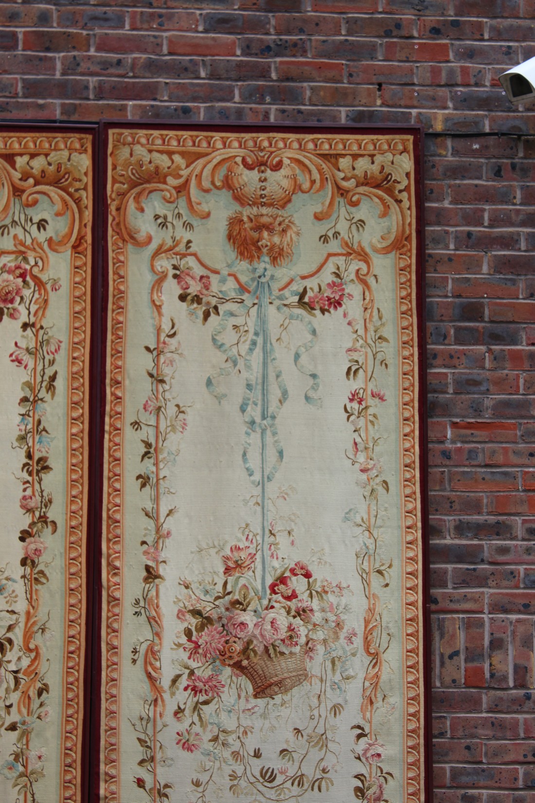 A GOOD PAIR OF LARGE EARLY/MID 20TH CENTURY BRUSSELS NEEDLEWORK PANELS, cream ground, decoration - Image 10 of 12