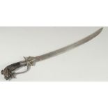 A FINE 18TH CENTURY CEYLONESE SRI LANKAN KASTANE SWORD, with carved wooden handle and brass inlaid