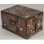 A FINE 19TH CENTURY CHINESE INLAID HARDWOOD TRAVELLING VANITY BOX, inlaid with mother of pearl,