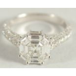 AN 18CT WHITE GOLD DIAMOND SET CLUSTER RING, diamond 1.5 carat.