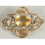 A LARGE VICTORIAN YELLOW GOLD AND TOPAZ SET BROOCH.