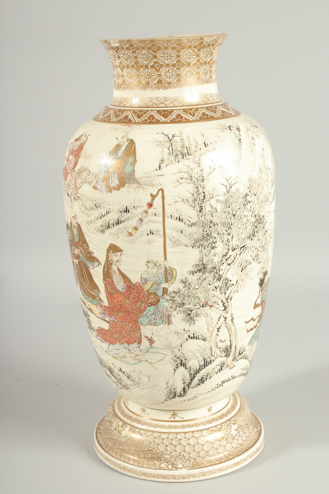 A LARGE JAPANESE SATSUMA VASE, painted with immortals and further embellished with gilt - Image 2 of 6