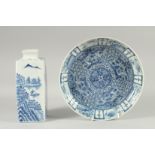 A CONTEMPORARY CHINESE BLUE AND WHITE PORCELAIN DISH AND VASE, (2).