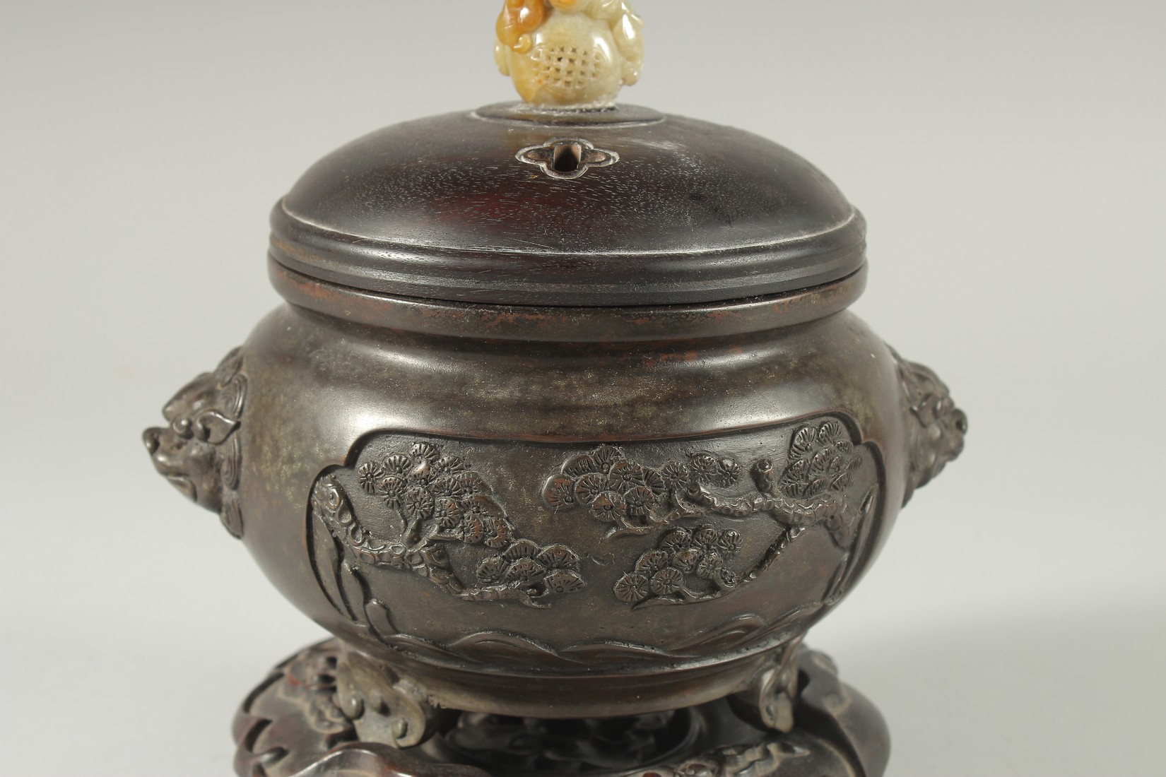 A CHINESE ARCHAIC STYLE BRONZE CENSER WITH CARVED JADE MOUNTED HARDWOOD COVER, on a fitted - Image 3 of 7