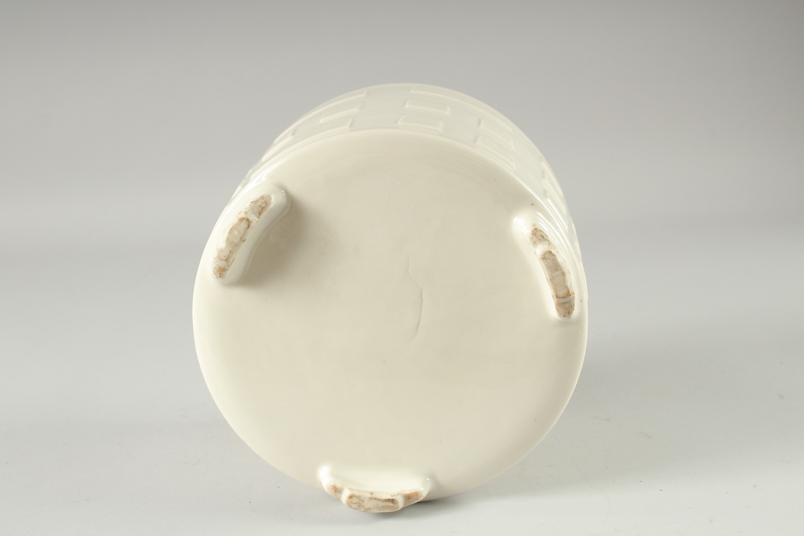 A CHINESE KANGXI BLANC-DE-CHINE PORCELAIN CENSER, with Taoist Eight Trigrams pattern, raised on - Image 6 of 10