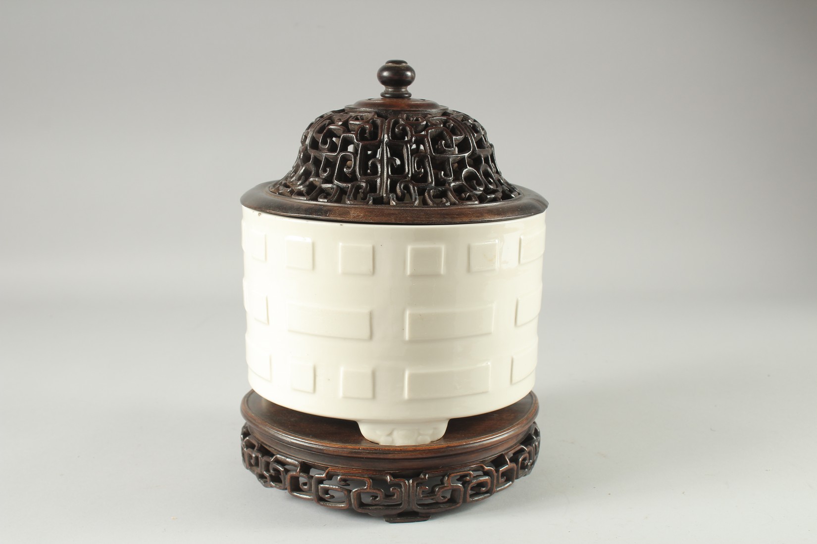A CHINESE KANGXI BLANC-DE-CHINE PORCELAIN CENSER, with Taoist Eight Trigrams pattern, raised on - Image 3 of 10