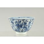 A CHINESE KANGXI BLUE AND WHITE PORCELAIN TEA BOWL, 8.5cm diameter.