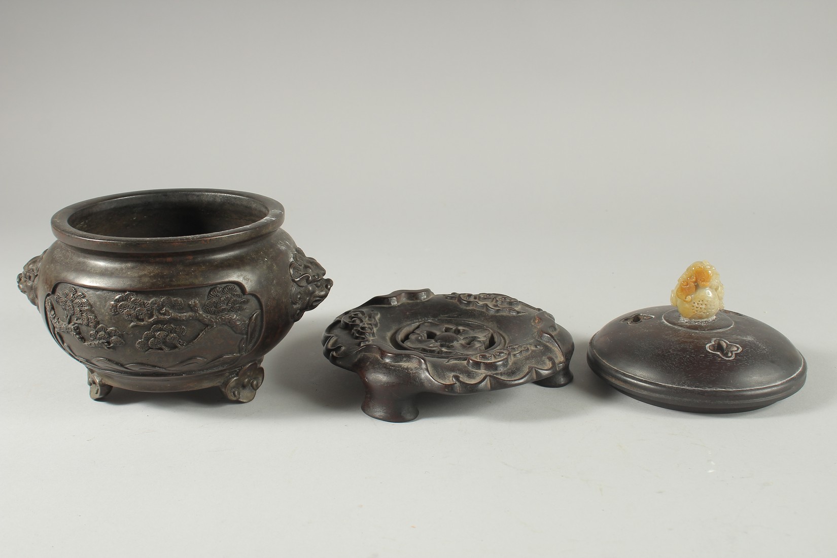 A CHINESE ARCHAIC STYLE BRONZE CENSER WITH CARVED JADE MOUNTED HARDWOOD COVER, on a fitted - Image 4 of 7
