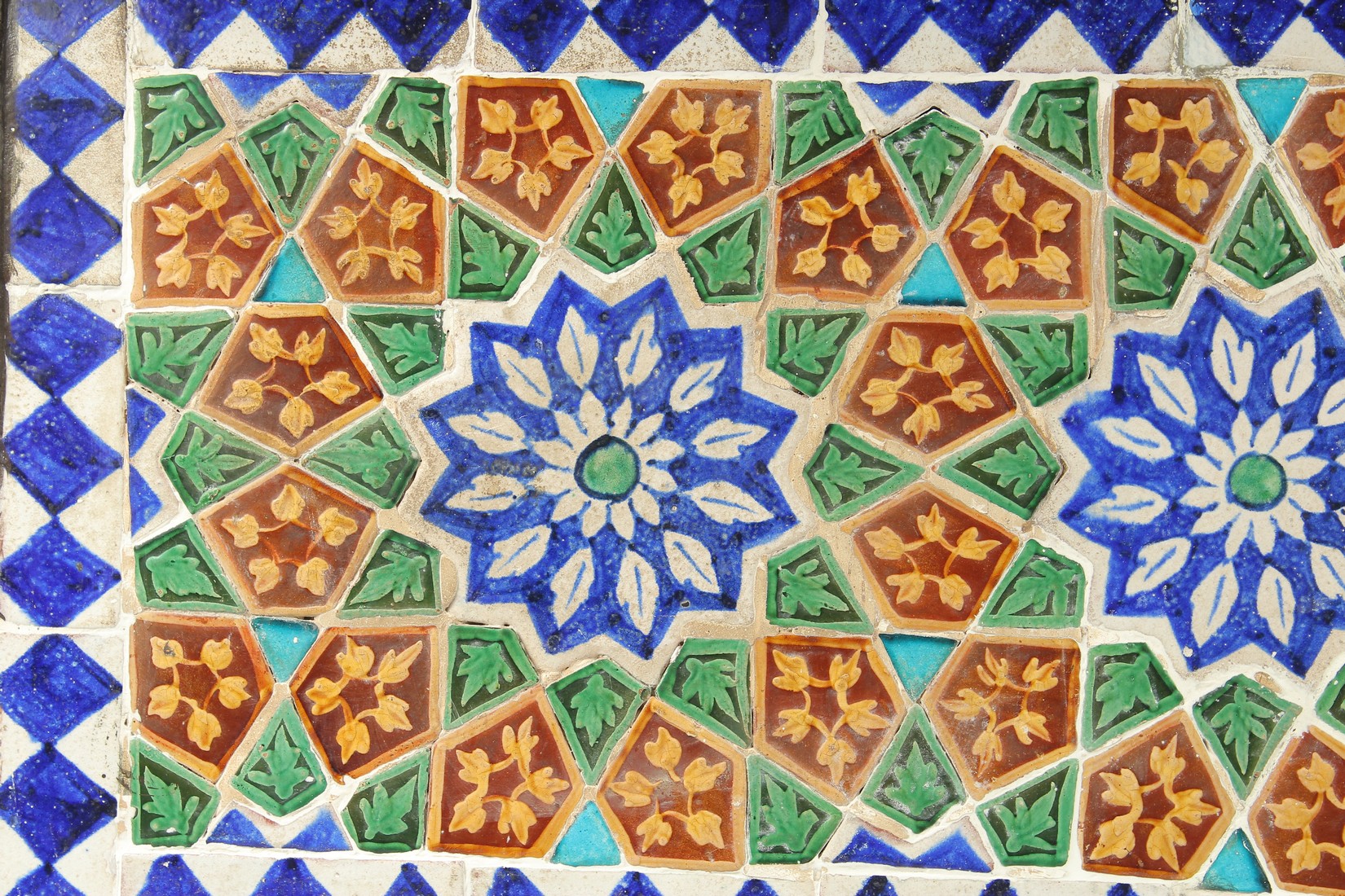 A FINE LARGE 19TH CENTURY INDIAN GLAZED POTTERY TILED PANEL, inset within a wooden frame; possibly a - Image 2 of 4