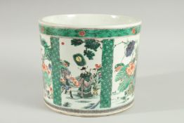 A LARGE CHINESE FAMILLE VERTE PORCELAIN BRUSH POT, painted with panels of figures, flora and